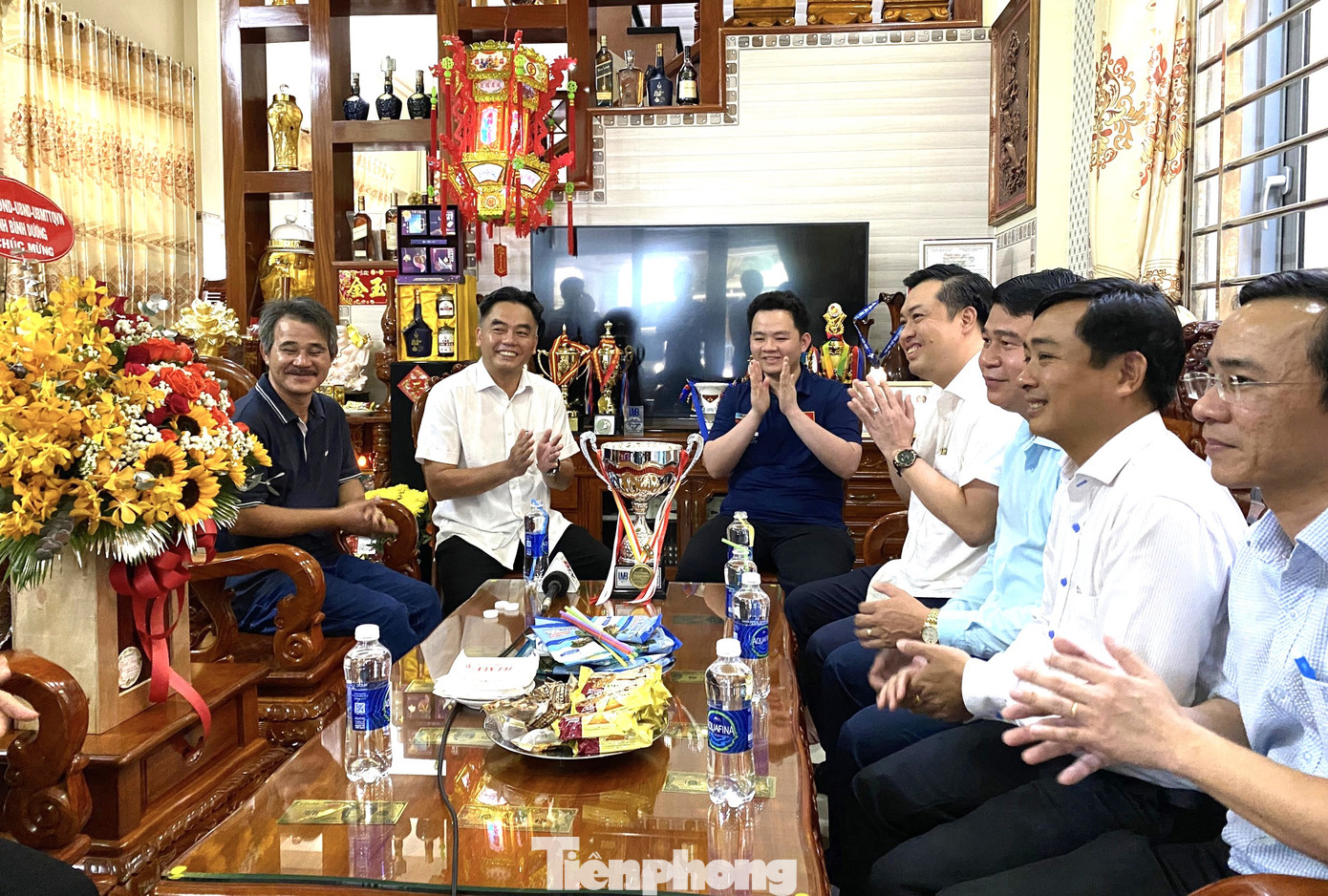 Lãnh đạo tỉnh Bình Dương đến thăm, động viên VĐV Bao Phương Vinh Lãnh đạo tỉnh Bình Dương đến thăm, động viên VĐV Bao Phương Vinh