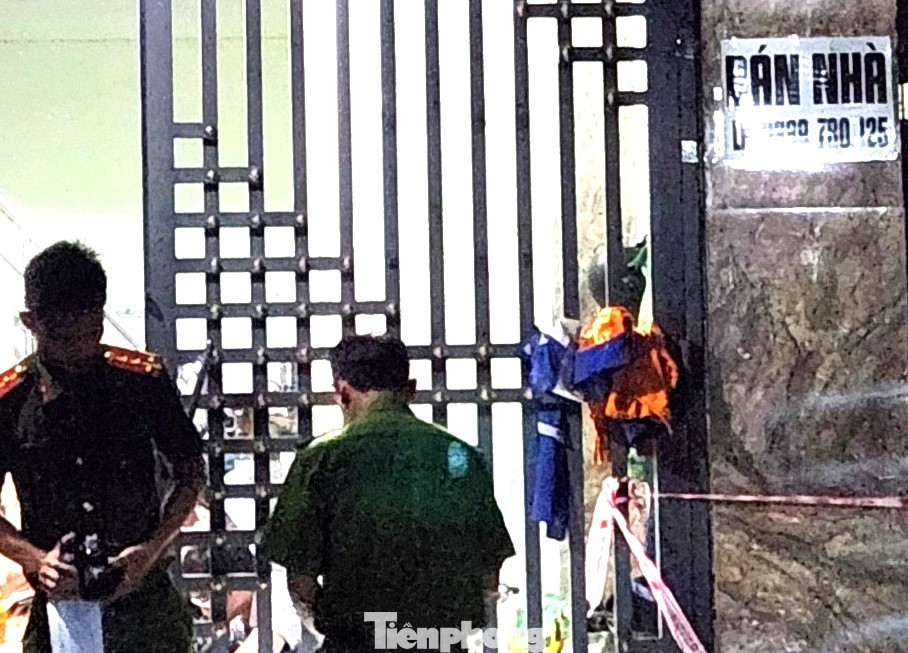 Công an khám nghiệm hiện trường Công an khám nghiệm hiện trường