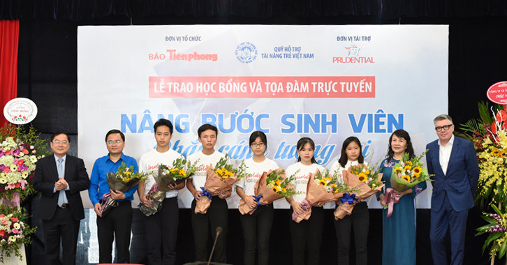 Tọa đàm trực tuyến: “Nâng bước sinh viên- Chắp cánh tương lai” ảnh 12