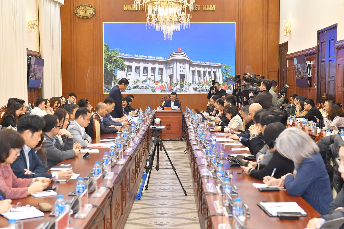 Toàn cảnh cuộc họp với các ngân hàng thương mại chiều 25/2.