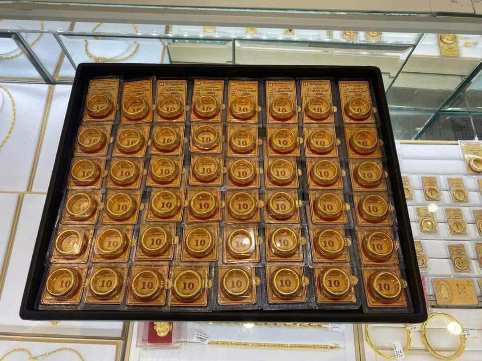 Giá vàng nhẫn lập kỷ lục mới 89,3 triệu đồng/lượng. Giá vàng nhẫn lập kỷ lục mới 89,3 triệu đồng/lượng.