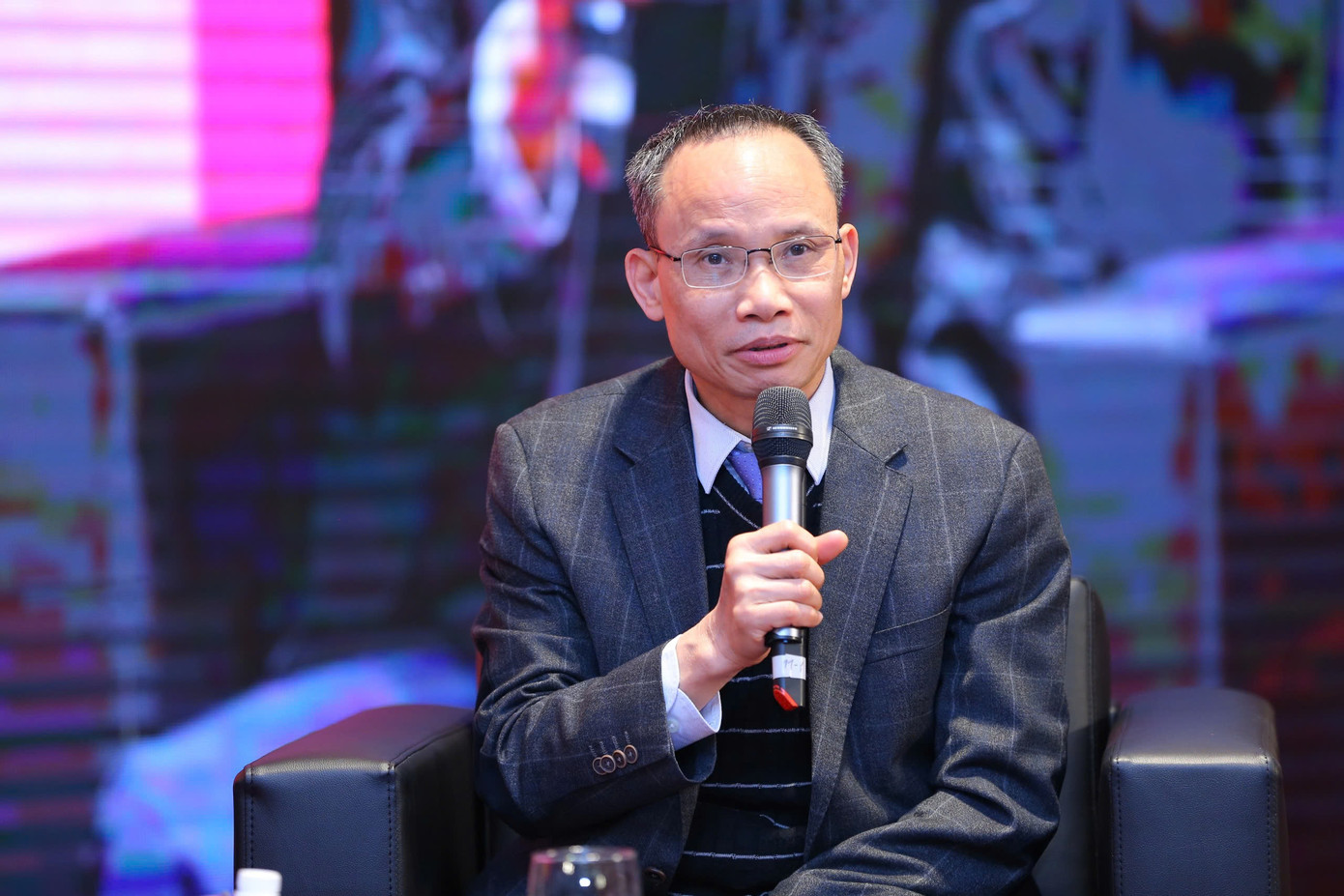 TS. Cấn Văn Lực - chuyên gia kinh tế trưởng BIDV. TS. Cấn Văn Lực - chuyên gia kinh tế trưởng BIDV.