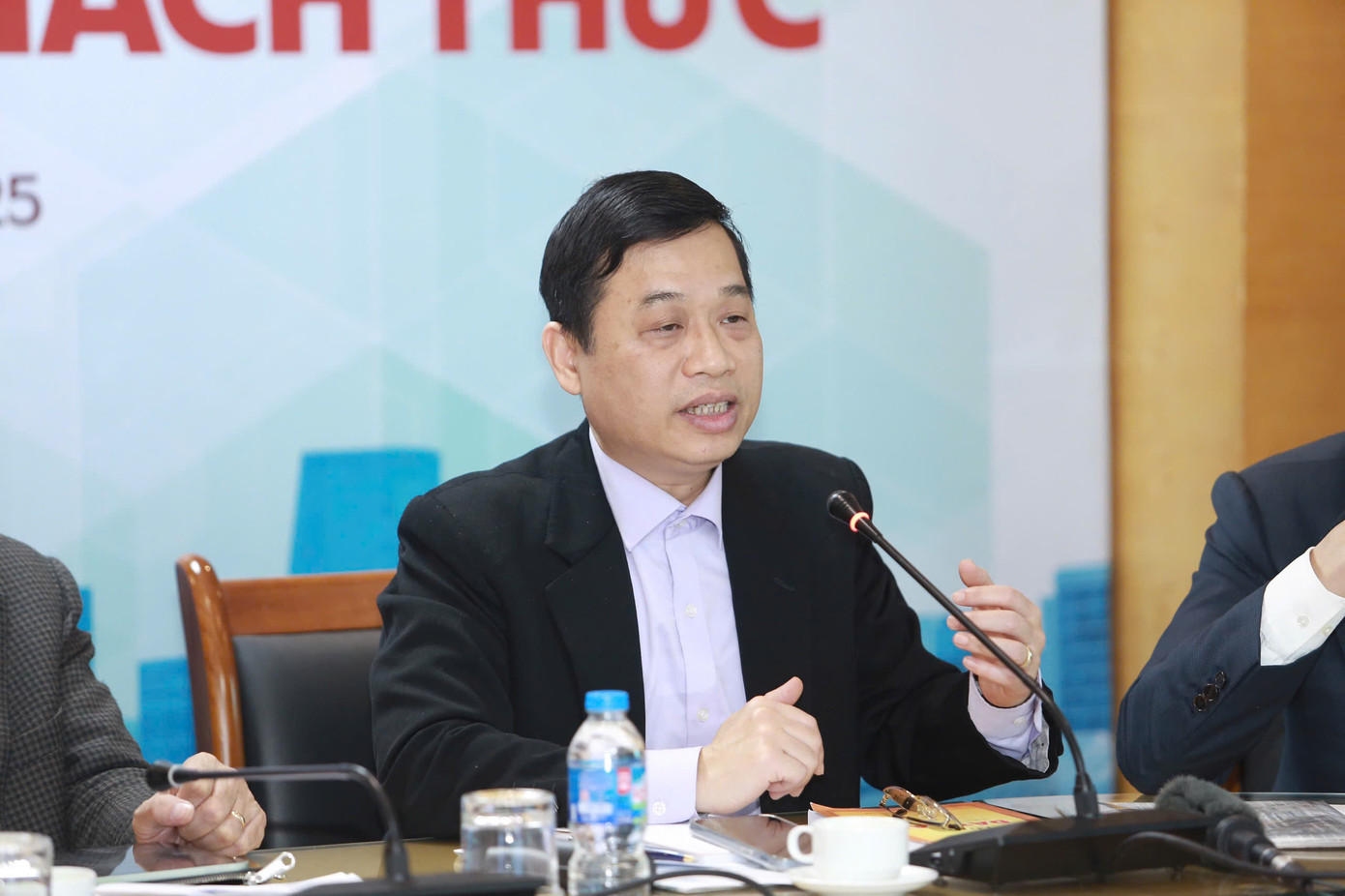 Ông Lê Văn Bình - Phó Vụ trưởng Vụ đất đai - Bộ Tài nguyên &amp; Môi trường.