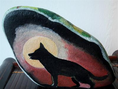 Người ta thậm chí vẽ được cả ảnh thú cưng lên sỏi - Ảnh: An An