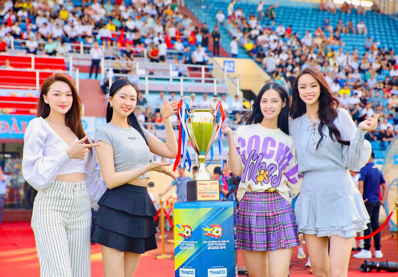 Chiều 31/8, trận Siêu Cúp bóng đá Quốc gia - Cúp THACO 2023/2024 giữa CLB Thép Xanh Nam Định và Đông Á Thanh Hóa diễn ra tại sân vận động Thiên Trường.