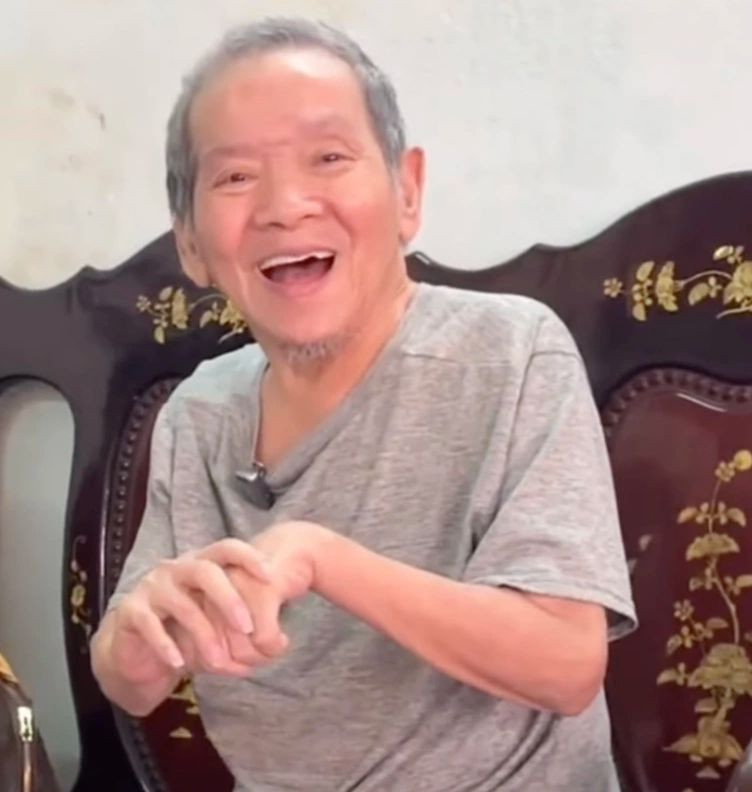 Nghệ sĩ hài Vũ Đức qua đời vì căn bệnh ung thư phổi. Nghệ sĩ hài Vũ Đức qua đời vì căn bệnh ung thư phổi.