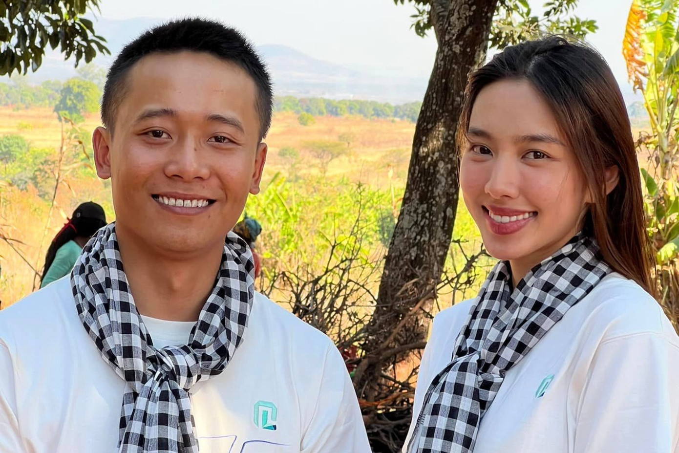 Thùy Tiên khẳng định mối quan hệ giữa cô và Quang Linh Vlog chỉ là bạn bè.