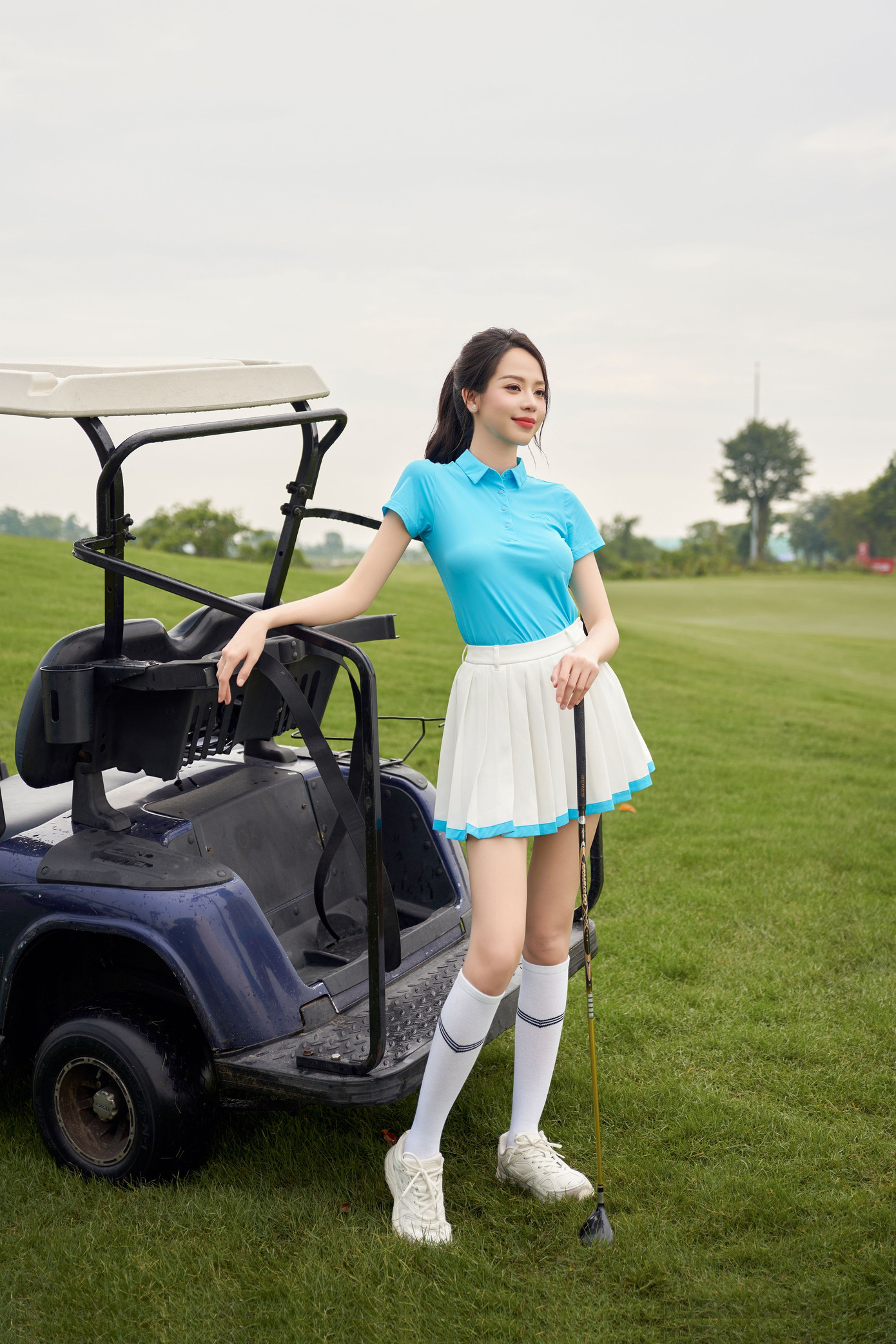 Thanh Thủy nói thời gian này cô học hai trường đại học, tham gia hoạt động thiện nguyện và chuẩn bị cho cuộc thi Hoa hậu Quốc tế nên có lúc cảm thấy quá tải. “Đây là thử thách lớn nhất mà tôi trải qua từ sau khi đăng quang. Có lúc tôi thấy mệt mỏi nhưng không bao giờ bỏ cuộc”, Thanh Thủy chia sẻ. Thanh Thủy nói thời gian này cô học hai trường đại học, tham gia hoạt động thiện nguyện và chuẩn bị cho cuộc thi Hoa hậu Quốc tế nên có lúc cảm thấy quá tải. “Đây là thử thách lớn nhất mà tôi trải qua từ sau khi đăng quang. Có lúc tôi thấy mệt mỏi nhưng không bao giờ bỏ cuộc”, Thanh Thủy chia sẻ.