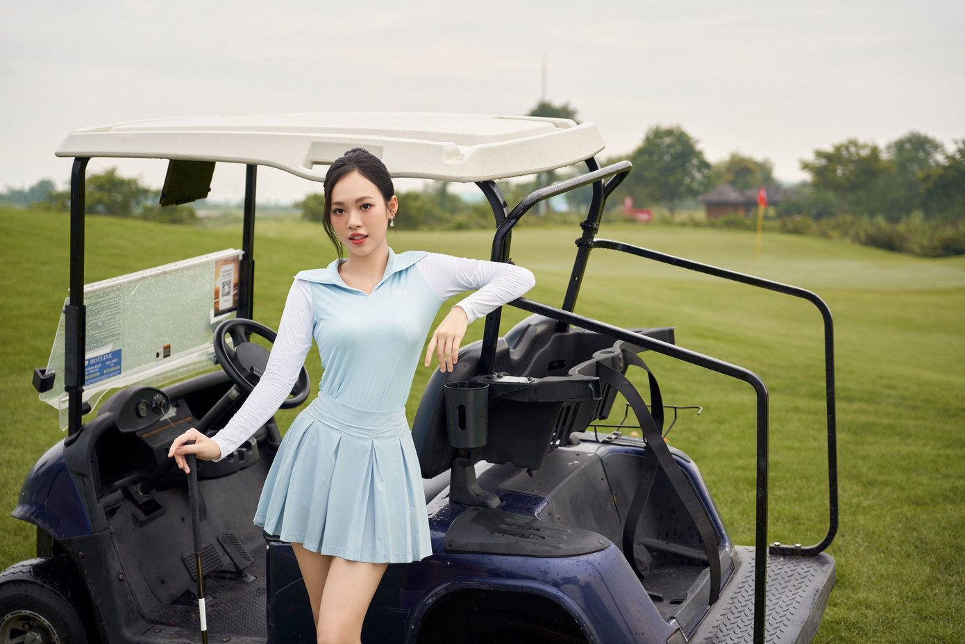“Đây có thể nói là ngày hội của những golfer, là nơi chắp cánh cho ước mơ của các tài năng trẻ Việt Nam được bay xa. Các golfer tham gia với tinh thần vui vẻ, hết mình, đúng chất thể thao. Hy vọng sự có mặt của tôi và các Hoa hậu, Á hậu khác sẽ giúp giải đấu lan tỏa hơn nữa, góp phần nhỏ của mình cho giải đấu mang tính cộng đồng này”, Á hậu Trịnh Thùy Linh chia sẻ. “Đây có thể nói là ngày hội của những golfer, là nơi chắp cánh cho ước mơ của các tài năng trẻ Việt Nam được bay xa. Các golfer tham gia với tinh thần vui vẻ, hết mình, đúng chất thể thao. Hy vọng sự có mặt của tôi và các Hoa hậu, Á hậu khác sẽ giúp giải đấu lan tỏa hơn nữa, góp phần nhỏ của mình cho giải đấu mang tính cộng đồng này”, Á hậu Trịnh Thùy Linh chia sẻ.