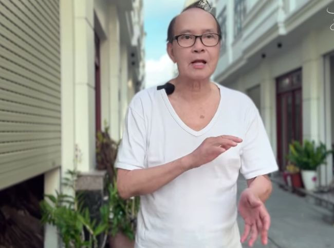 NSND Thanh Điền nỗ lực tập đi để cải thiện sức khỏe, mong sớm trở lại sân khấu. Ảnh: Chụp màn hình. NSND Thanh Điền nỗ lực tập đi để cải thiện sức khỏe, mong sớm trở lại sân khấu. Ảnh: Chụp màn hình.