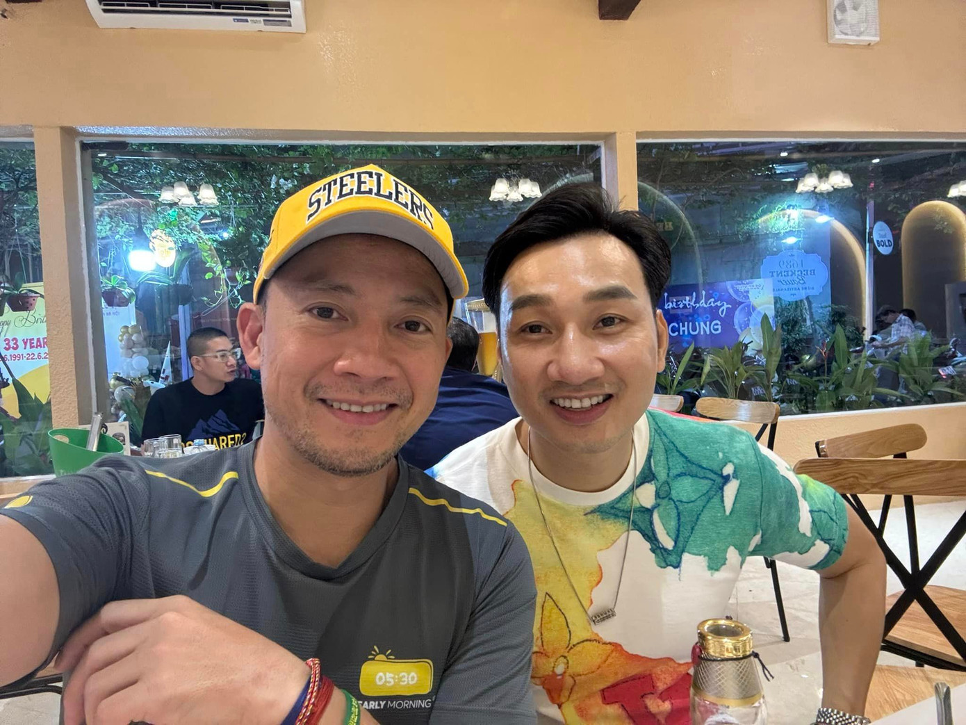 Hậu trường không lên sóng của MC Thành Trung trong Anh trai vượt ngàn chông gai.