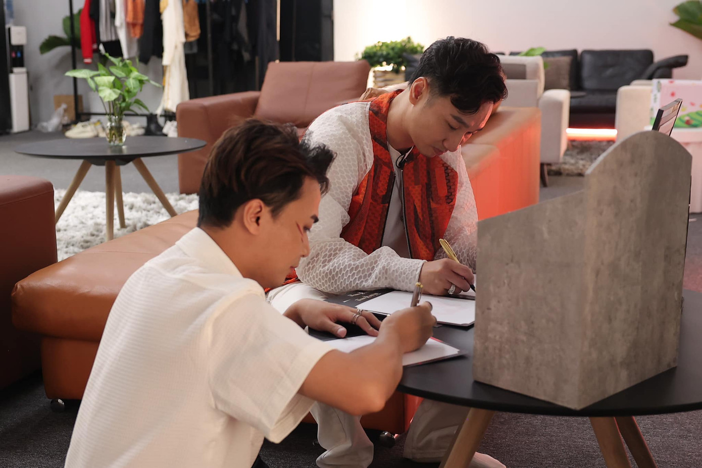 Một số khoảnh khắc trong tập 6 chương trình Anh trai vượt ngàn chông gai.