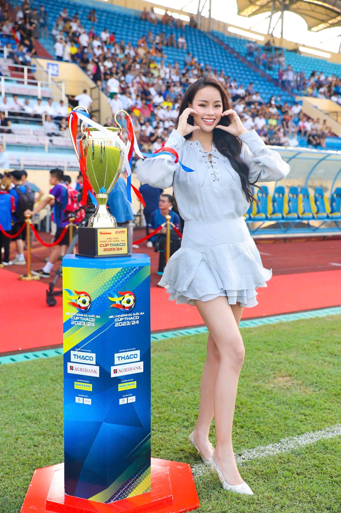 Á hậu Đào Hiền dự đoán Đông Á Thanh Hóa sẽ giành chiến thắng 3-1 trước CLB Thép Xanh Nam Định.