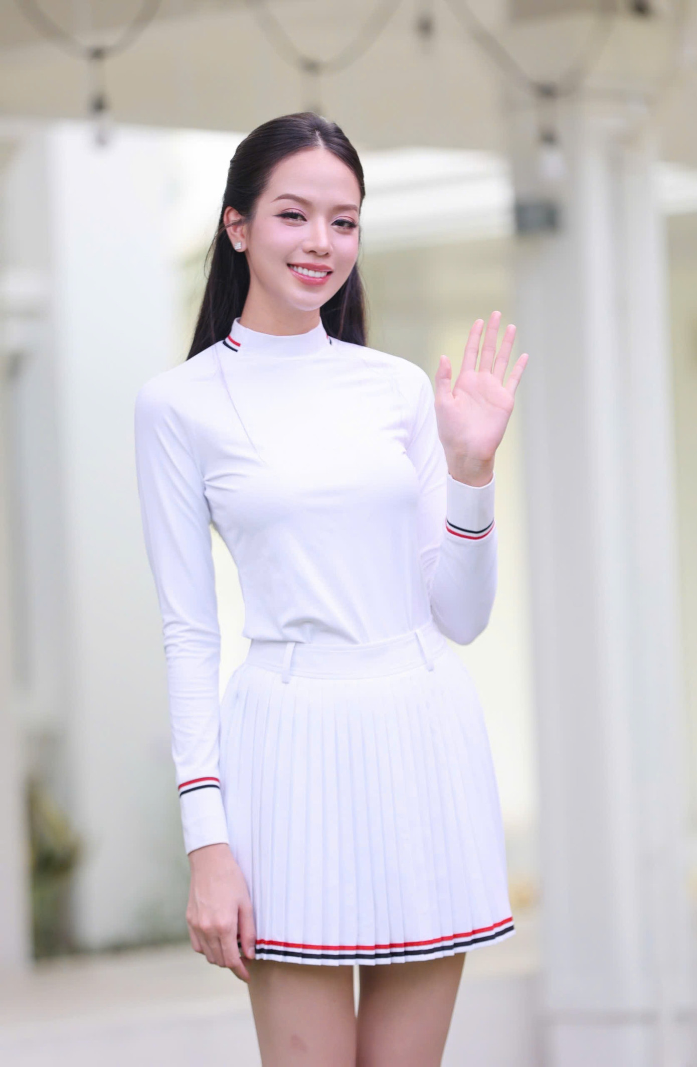 Hoa hậu Thanh Thuỷ cho biết cô đặc biệt ấn tượng về quy mô và sự chuyên nghiệp của Giải Vô địch Golf Quốc gia 2024, Cúp VinFast - Hải Phòng năm nay. Ngoài ra, cô bày tỏ sự khâm phục khi golfer Lê Chúc An bảo vệ thành công ngôi vương.