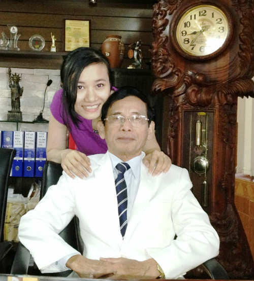 Vị đại gia 76 tuổi đang hạnh phúc cùng cô Mai Thị Mai mới tròn 21 tuổi