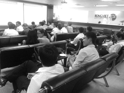 ... trong bối cảnh chứng khoán ảm đạm. Ảnh: Xuân Anh ... trong bối cảnh chứng khoán ảm đạm