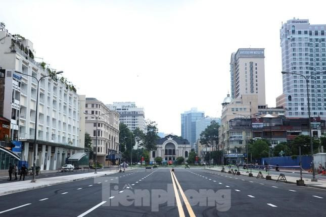Đường Lê Lợi (đoạn từ đường Nguyễn Huệ đến đường Pasteur), quận 1, TPHCM.