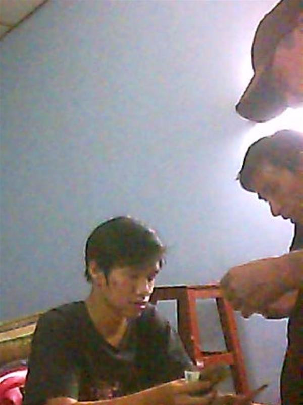 3. Công, đối tượng trong đường dây của Quẹo, nhận tiền cá độ . 3. Công, đối tượng trong đường dây của Quẹo, nhận tiền cá độ