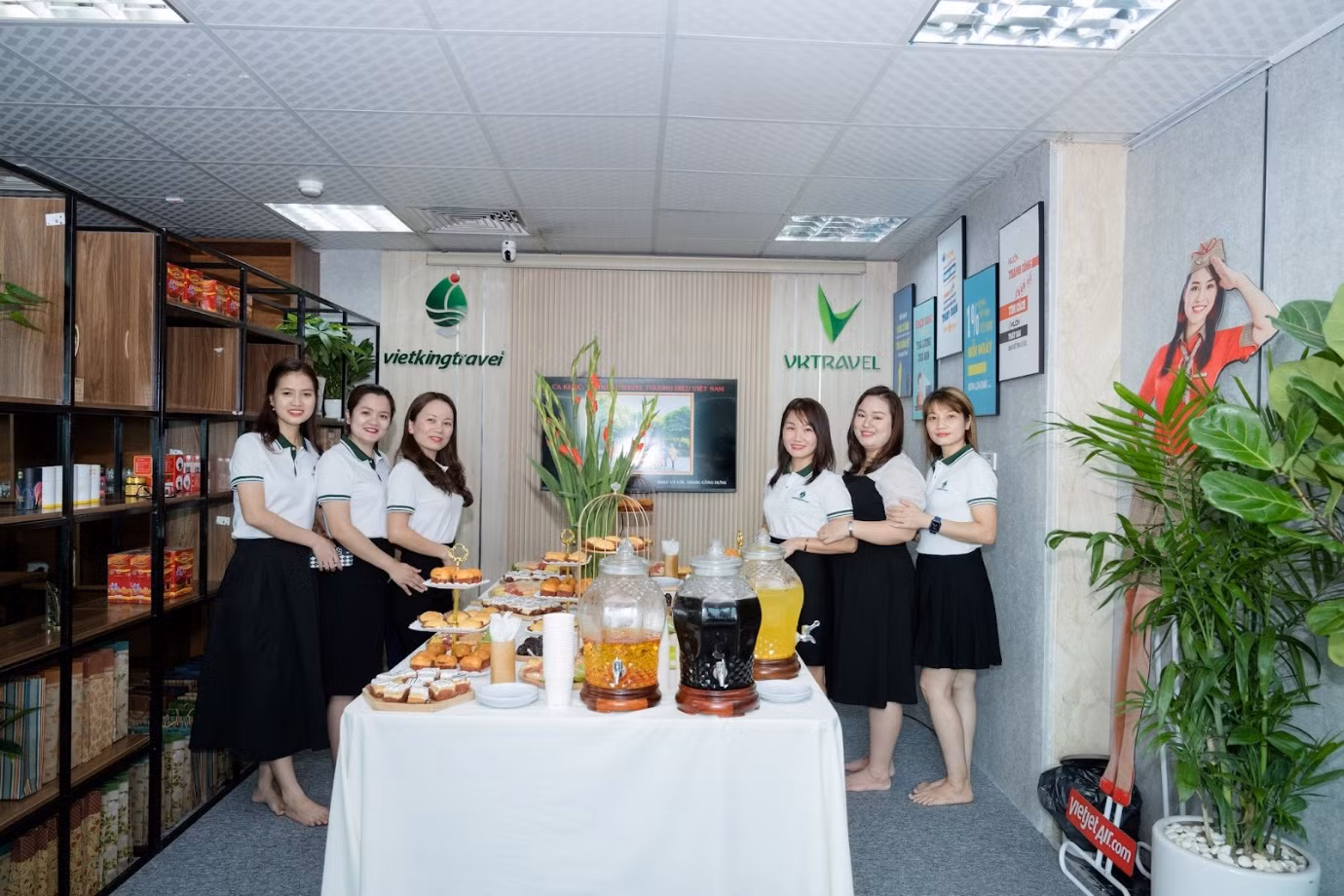 Công ty TNHH du lịch và công nghệ Việt Nam luôn tôn trọng giá trị cốt lõi Công ty TNHH du lịch và công nghệ Việt Nam luôn tôn trọng giá trị cốt lõi
