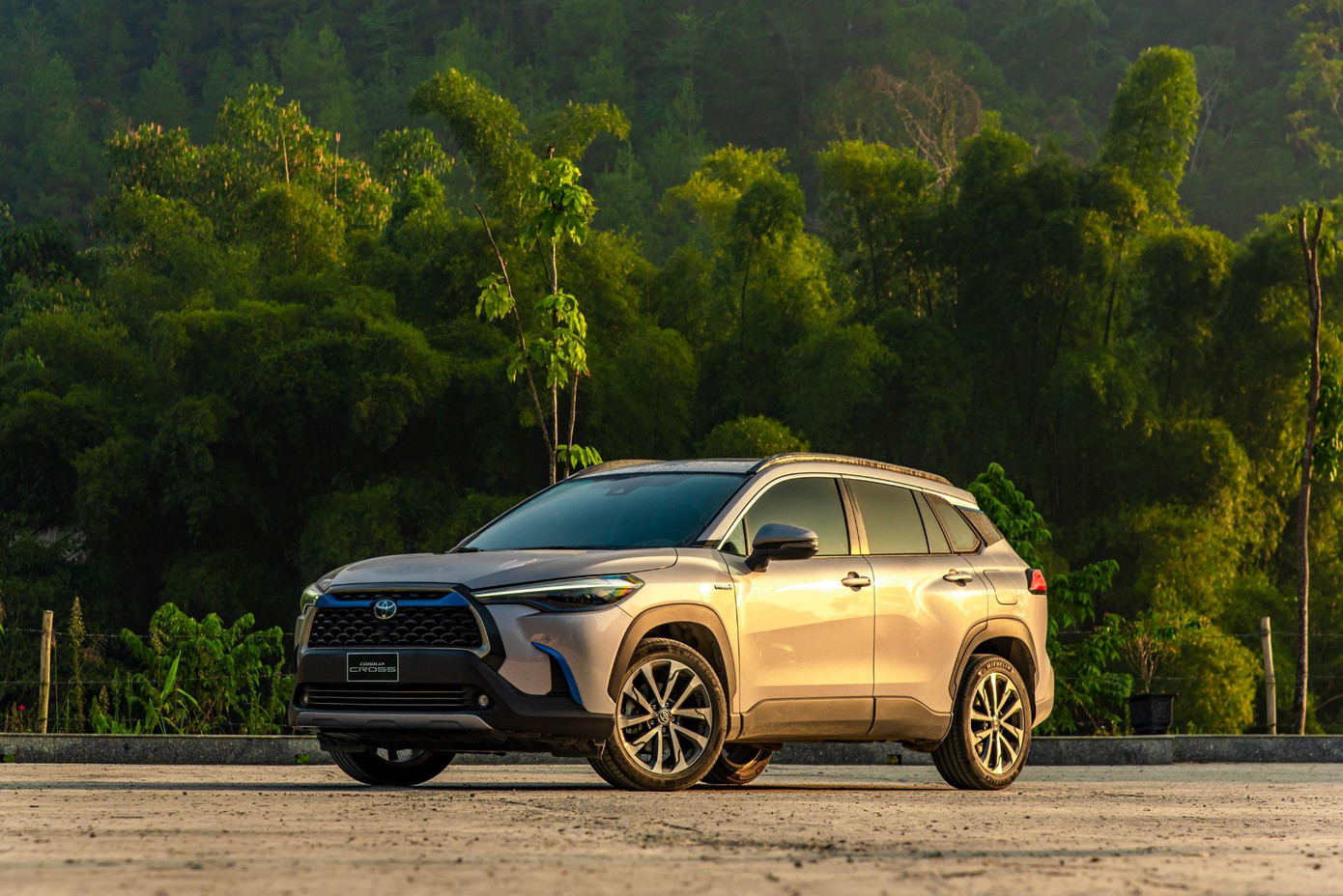 Corolla Cross Hybrid - mẫu SUV phổ thông có lựa chọn Hybrid đầu tiên tại Việt Nam