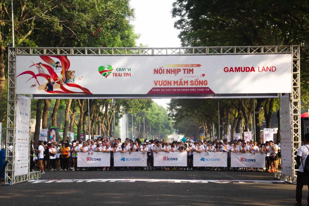 Hàng ngàn người đổ về tham gia chiến dịch gây quỹ Chạy Vì Trái Tim 2023 Hàng ngàn người đổ về tham gia chiến dịch gây quỹ Chạy Vì Trái Tim 2023