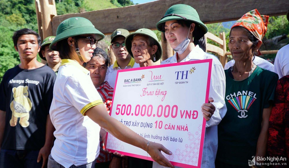 Doanh nghiệp ủng hộ xây dựng lại nhà cho nhân dân vùng bị lũ quét tại Kỳ Sơn – Nghệ An, tháng 10/2022.