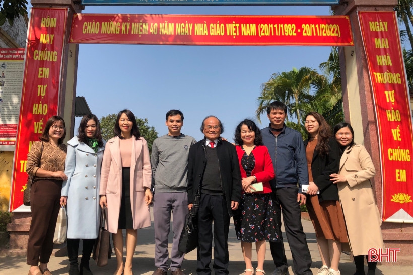 GS.TS Đinh Quang Báo trong một cuộc hội thảo về SGK Cánh Diều tại tỉnh Hà Tĩnh. Ảnh: Baohatinh.vn. GS.TS Đinh Quang Báo trong một cuộc hội thảo về SGK Cánh Diều tại tỉnh Hà Tĩnh. Ảnh: Baohatinh.vn.