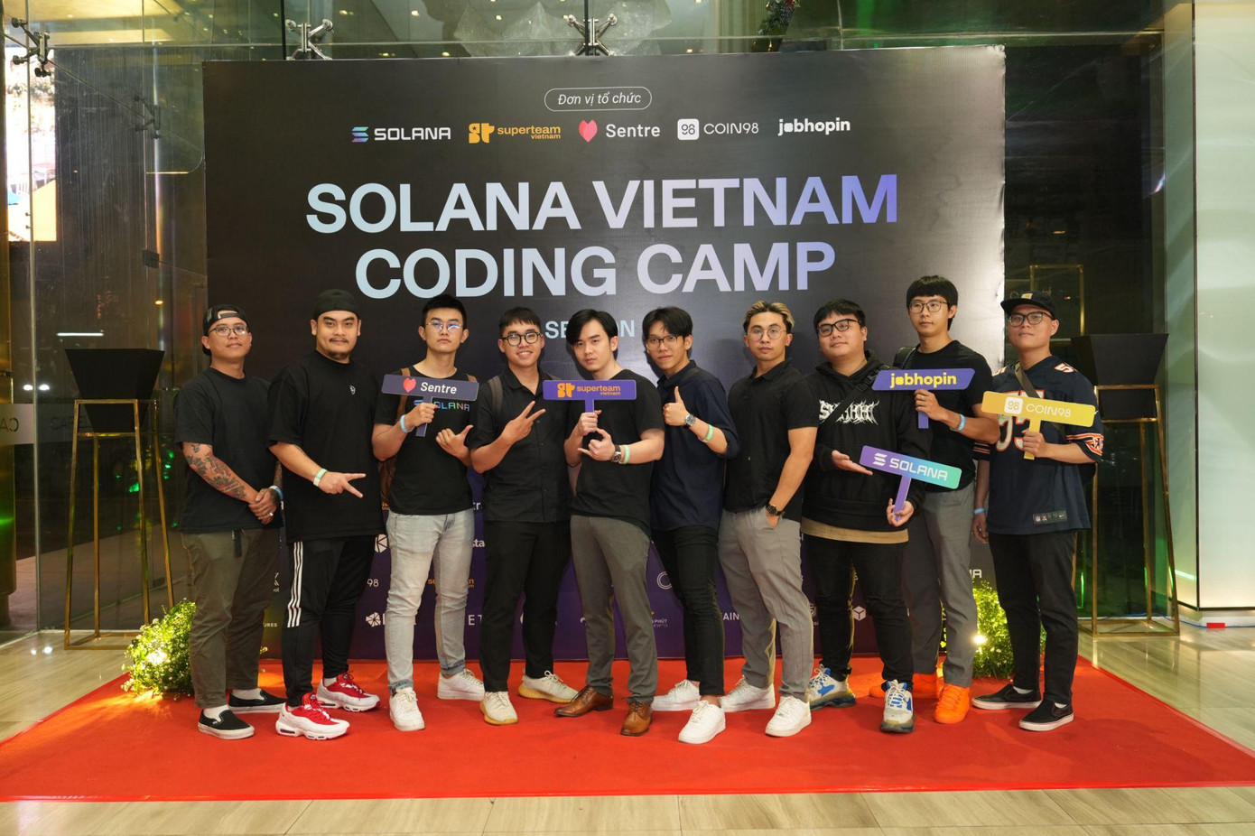 Các thí sinh của Solana Grizzlython có thể thành lập đội thi và nộp dự án hoàn toàn trực tuyến.