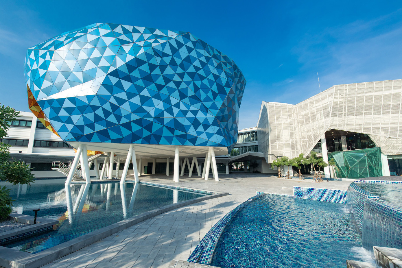 Khuôn viên trường Đại học Anh Quốc Việt Nam – Ecopark (Hưng Yên). Khuôn viên trường Đại học Anh Quốc Việt Nam – Ecopark (Hưng Yên).