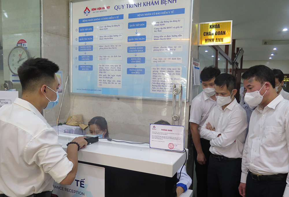 BHXH Việt Nam đã triển khai thí điểm tích hợp công nghệ xác thực sinh trắc vân tay trên căn cước công dân gắn chíp trong khám chữa bệnh BHYT.