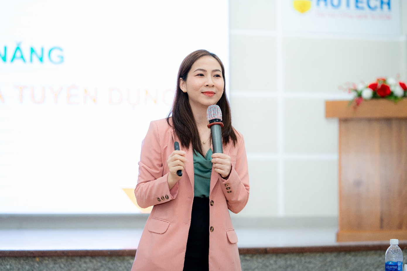 Chuyên gia Nguyễn Thị Kiều Oanh chia sẻ nhiều bí quyết deal lương hiệu quả với nhà tuyển dụng đến sinh viên Chuyên gia Nguyễn Thị Kiều Oanh chia sẻ nhiều bí quyết deal lương hiệu quả với nhà tuyển dụng đến sinh viên