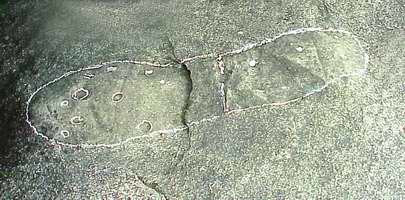 Dấu chân có hình chiếc giày đinh