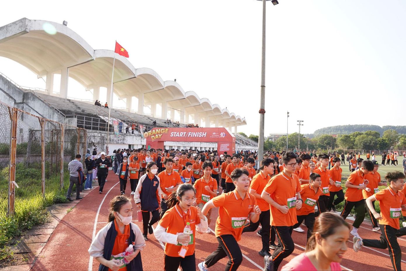 Học sinh FPT Schools hăng hái tham gia chạy bộ tại Fschools Orange Day 2023
