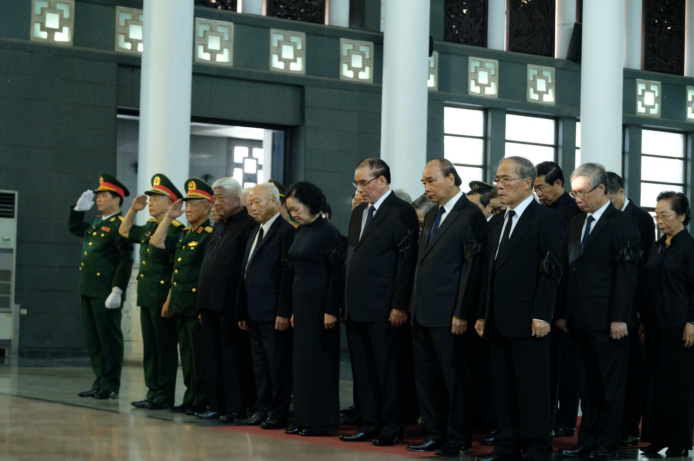 Các đồng chí lãnh đạo, nguyên lãnh đạo Đảng, Nhà nước tại Lễ viếng nguyên Phó Thủ tướng Nguyễn Khánh. Các đồng chí lãnh đạo, nguyên lãnh đạo Đảng, Nhà nước tại Lễ viếng nguyên Phó Thủ tướng Nguyễn Khánh.