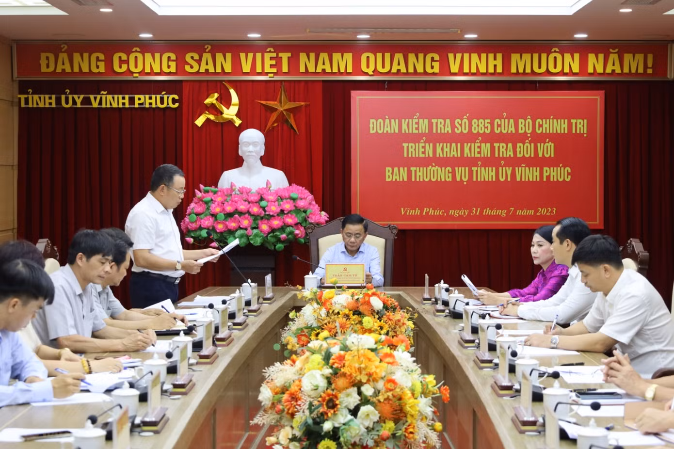 Đoàn Kiểm tra số 885 của Bộ Chính trị triển khai Quyết định kiểm tra của Bộ Chính trị đối với Ban Thường vụ Tỉnh ủy Vĩnh Phúc. Ảnh UBKT