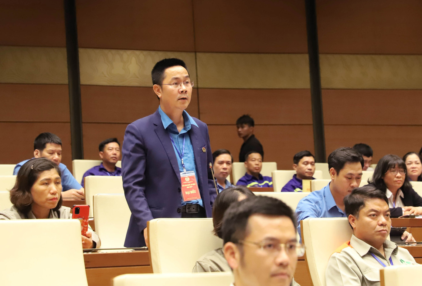 Ông Lại Hoàng Dũng - Chủ tịch Công đoàn Công ty Samsung Electronic. Ông Lại Hoàng Dũng - Chủ tịch Công đoàn Công ty Samsung Electronic.