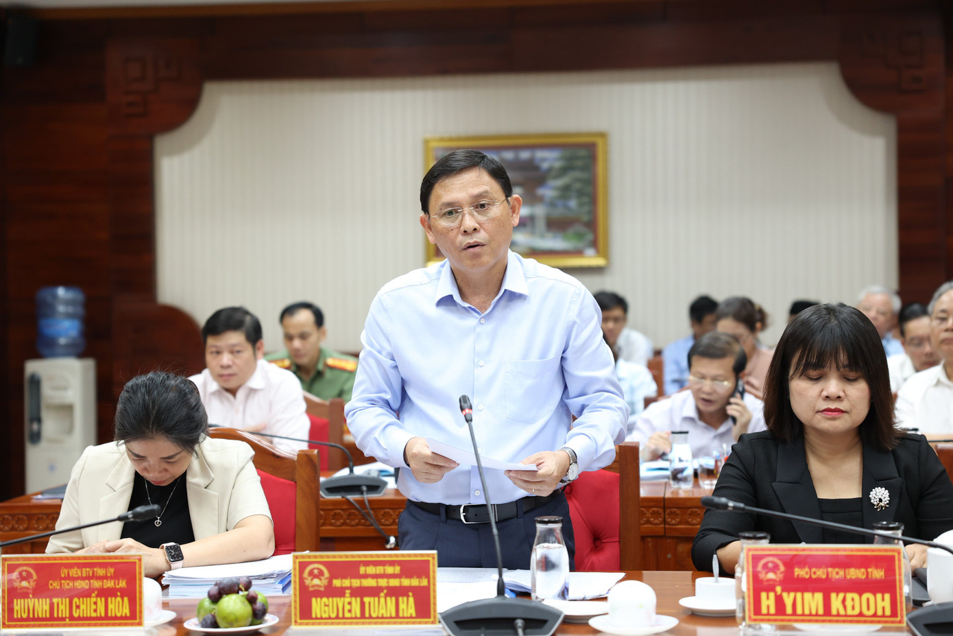 Đại diện lãnh đạo tỉnh Đắk Lắk phát biểu ý kiến. Ảnh QH