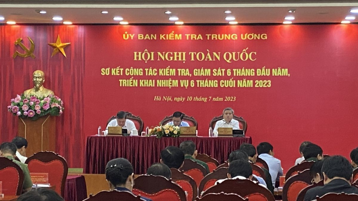 Hội nghị Toàn quốc Sơ kết công tác kiểm tra, giám sát 6 tháng đầu năm và triển khai nhiệm vụ 6 tháng cuối năm của Ủy ban Kiểm tra Trung ương. Ảnh VOV Hội nghị Toàn quốc Sơ kết công tác kiểm tra, giám sát 6 tháng đầu năm và triển khai nhiệm vụ 6 tháng cuối năm của Ủy ban Kiểm tra Trung ương. Ảnh VOV