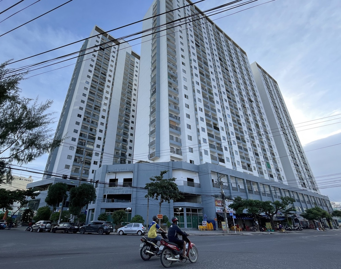 Tại Chung cư P.H của Công ty CP Thương mại Đầu tư P.H Nha Trang xảy ra nhiều khiếu nại, khiếu kiện của người dân. Ảnh: H.L.