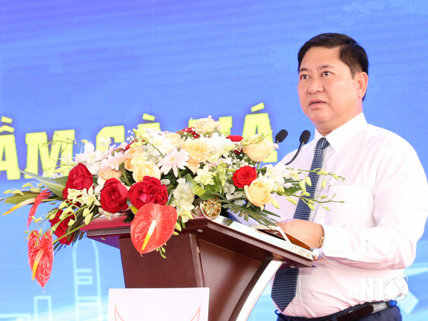 Ông Trần Quốc Nam - Chủ tịch UBND tỉnh Ninh Thuận, phát biểu tại lễ khởi công dự án. Ảnh: Văn Nỷ.