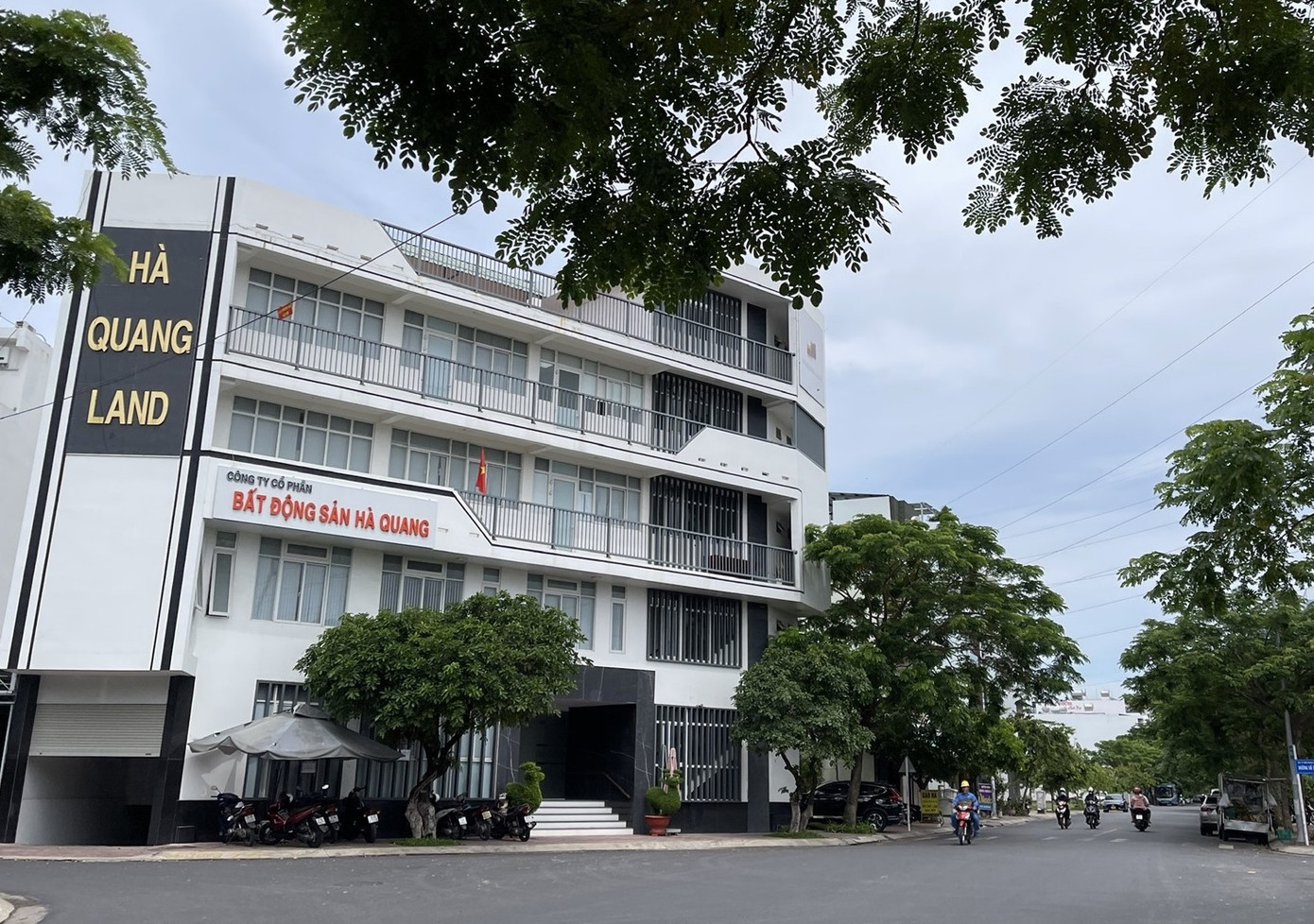 Nhiều người dân ở Khu đô thị Lê Hồng Phong 2 của Công ty CP Bất động sản Hà Quang chưa được cấp sổ hồng. Ảnh: H.L.