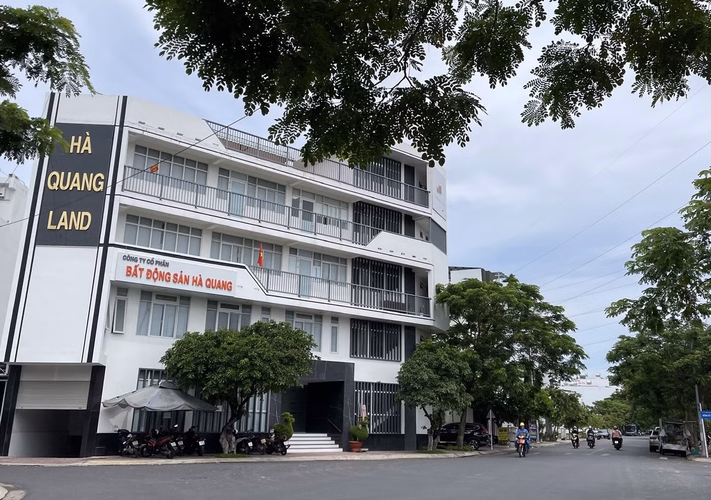Nhiều người dân ở Khu đô thị Lê Hồng Phong 2 của Công ty CP Bất động sản Hà Quang chưa được cấp sổ hồng. Ảnh: H.L.