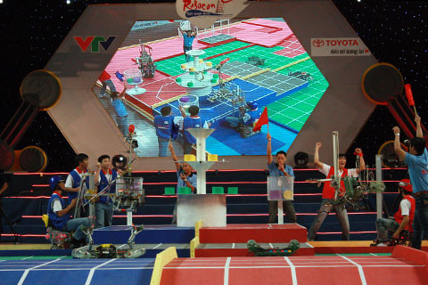 Hai trọng tài cùng phất cờ, nhưng LH-CACTUS 1 đã nhanh hơn BK SPIRIT 1 giây. Hai trọng tài cùng phất cờ, nhưng LH-CACTUS 1 đã nhanh hơn BK SPIRIT 1 giây