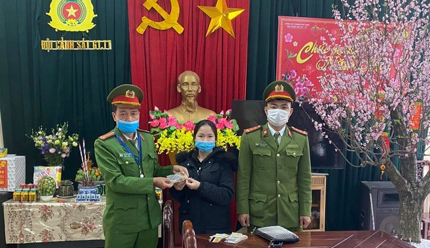 Đánh rơi hơn 1 cây vàng, cô gái may mắn được nhận lại ảnh 1