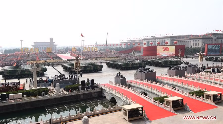 Đội hình tên lửa hạt nhân Đông Phong-41 tham gia lễ duyệt binh kỷ niệm 70 năm Quốc khánh Trung Quốc tại Bắc Kinh, ngày 1/10/2019. Ảnh: Xinhua. Đội hình tên lửa hạt nhân Đông Phong-41 tham gia lễ duyệt binh kỷ niệm 70 năm Quốc khánh Trung Quốc tại Bắc Kinh, ngày 1/10/2019. Ảnh: Xinhua.