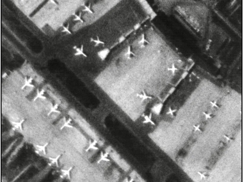 Các máy bay đỗ tại Sân bay Domodedovo gần thủ đô Mátxcơva ngày 6/4/1979 được vệ tinh do thám KH-9 Hexagon của Mỹ chụp. Ảnh: Văn phòng Trinh sát Quốc gia (Mỹ).