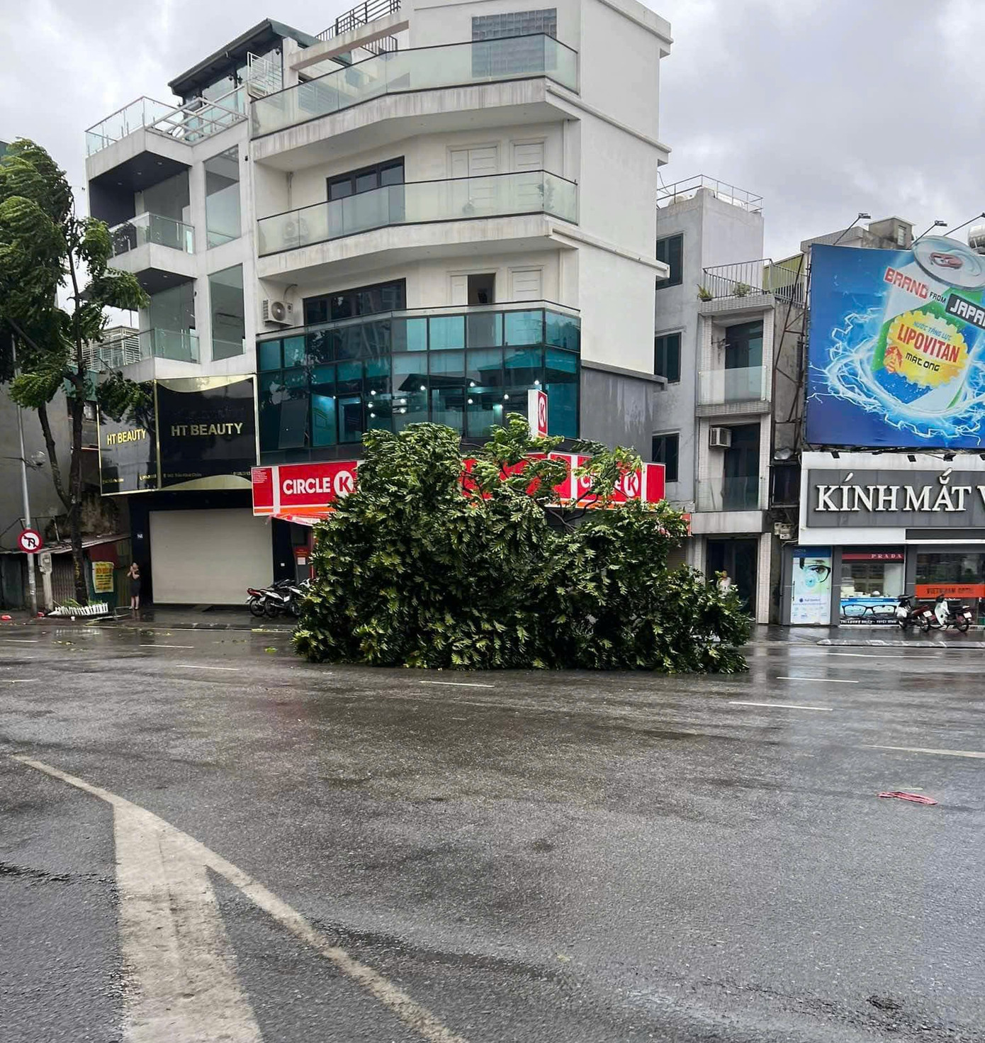 Bão số 3 vượt qua Phú Thọ, Hoà Bình, đi sâu vào Tây Bắc Bộ ảnh 67 Bão số 3 vượt qua Phú Thọ, Hoà Bình, đi sâu vào Tây Bắc Bộ ảnh 67