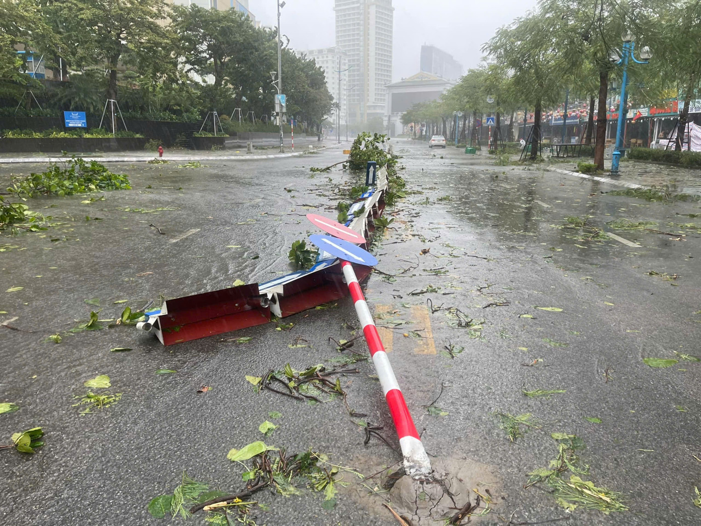 Bão số 3 vượt qua Phú Thọ, Hoà Bình, đi sâu vào Tây Bắc Bộ ảnh 58 Bão số 3 vượt qua Phú Thọ, Hoà Bình, đi sâu vào Tây Bắc Bộ ảnh 58