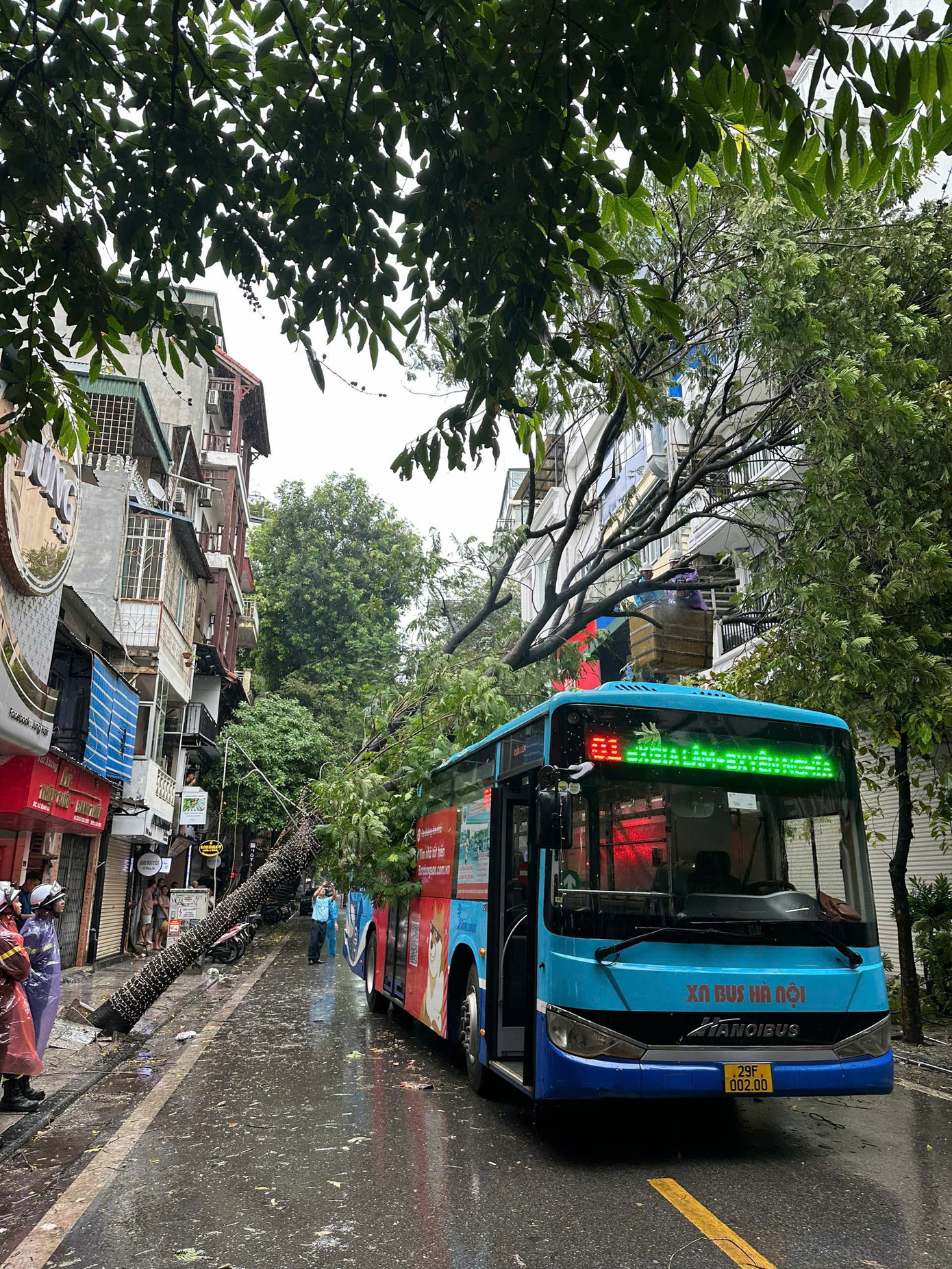 Bão số 3 vượt qua Phú Thọ, Hoà Bình, đi sâu vào Tây Bắc Bộ ảnh 71 Bão số 3 vượt qua Phú Thọ, Hoà Bình, đi sâu vào Tây Bắc Bộ ảnh 71