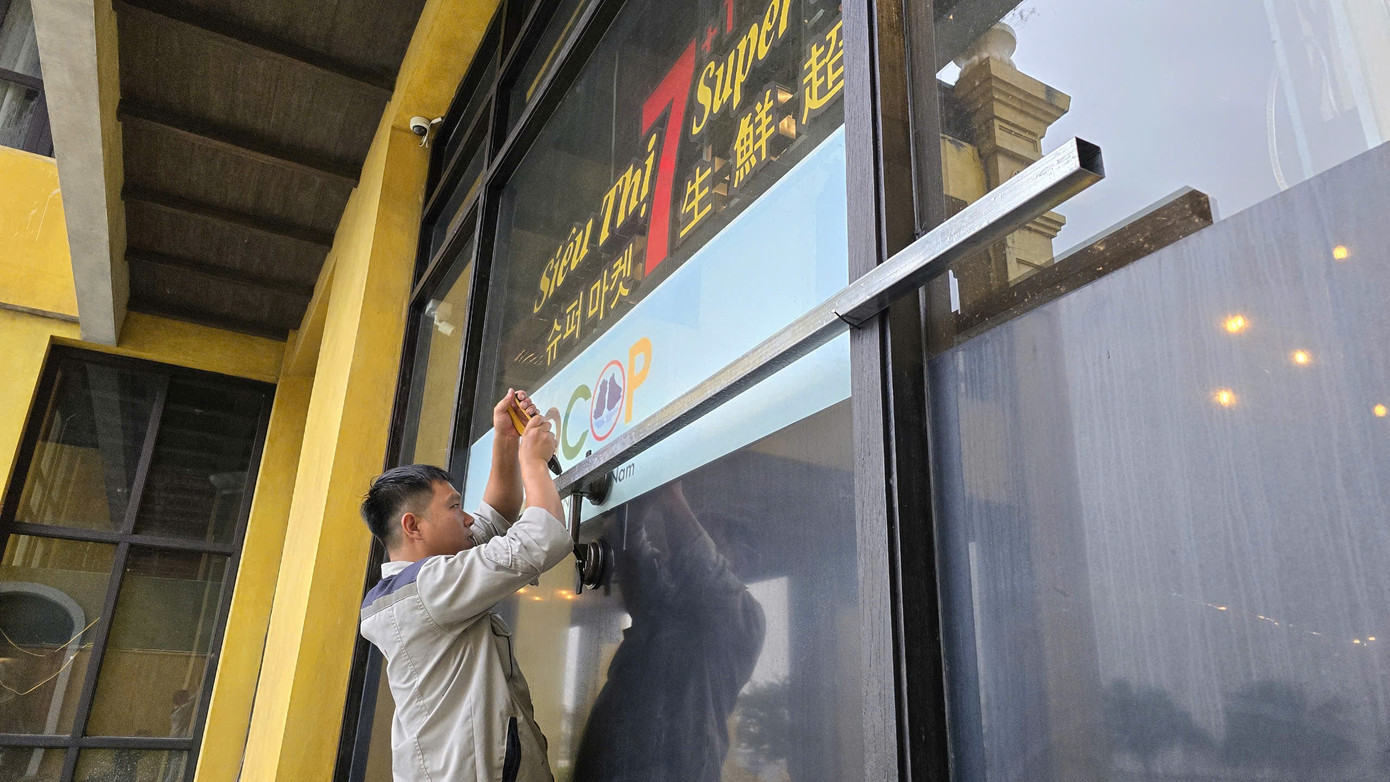 Khu vực cảng tàu quốc tế Hạ Long trước giờ bão số 3 đổ bộ. Khu vực cảng tàu quốc tế Hạ Long trước giờ bão số 3 đổ bộ.